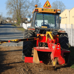 06 - Bois - Divers - Rogneuse de souches sur tracteur XYLOCROK T