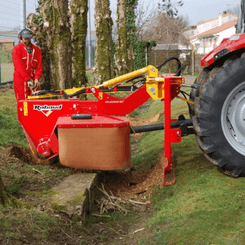 06 - Bois - Divers - Rogneuse de souches sur tracteur XYLOCROK T