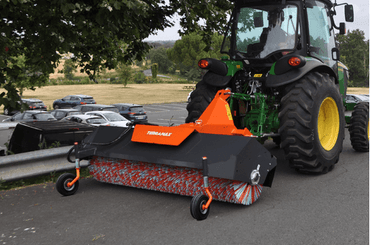 41 - Motoculture, Outillage Ferme et Jardin  - Outillage jardin et ferme - Balayeuse 2100