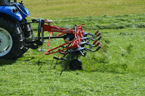 25 - Fenaison - Faneuses - Faneuse SPIDER 4 à 8 rotors gamme ROBUST Cat.II