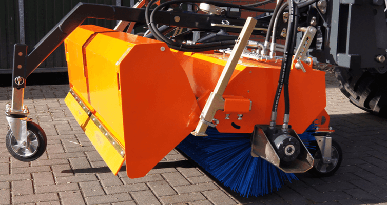 41 - Motoculture, Outillage Ferme et Jardin  - Outillage jardin et ferme - Balayeuses TUCHEL