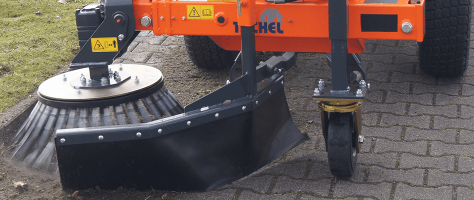 41 - Motoculture, Outillage Ferme et Jardin  - Outillage jardin et ferme - Balayeuses TUCHEL