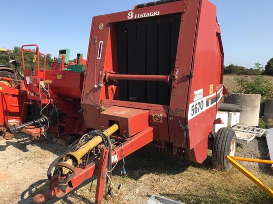 Presse à balles rondes New Holland 5670