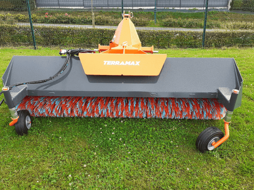 41 - Motoculture, Outillage Ferme et Jardin  - Outillage jardin et ferme - Balayeuse 2100