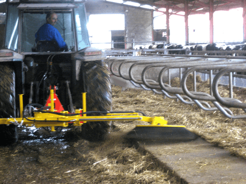 41 - Motoculture, Outillage Ferme et Jardin  - Outillage jardin et ferme - Balayeuses RABAUD