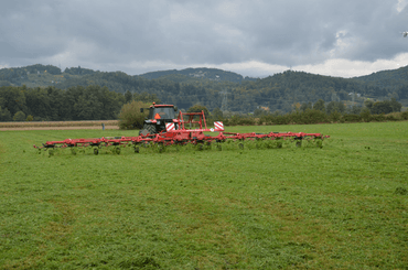 25 - Fenaison - Faneuses - Faneuse SPIDER semi-portée 8,10 ou 14 rotors cat III