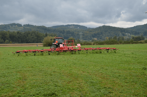25 - Fenaison - Faneuses - Faneuse SPIDER semi-portée 8,10 ou 14 rotors cat III