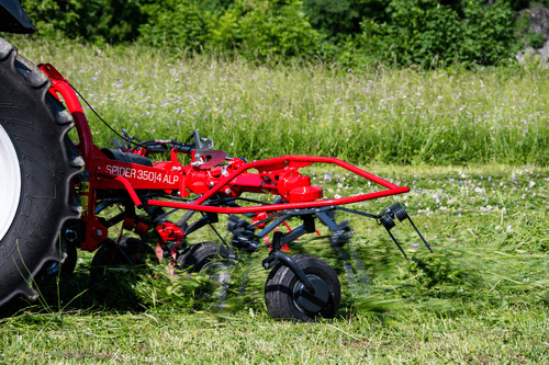 25 - Fenaison - Faneuses - Faneuse SPIDER ALP 4 ou 6 rotors Cat 1