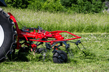25 - Fenaison - Faneuses - Faneuse SPIDER ALP 4 ou 6 rotors Cat 1