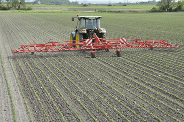 42 - Nettoyeur Haute Pression, Aspirateur, compresseurs, outils pneumatique - Entretien - Herse étrille AEROSTAR FUSION