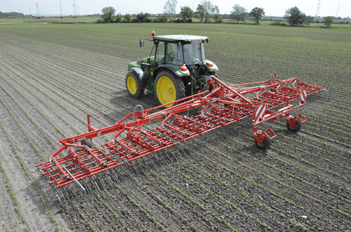 42 - Nettoyeur Haute Pression, Aspirateur, compresseurs, outils pneumatique - Entretien - Herse étrille AEROSTAR FUSION