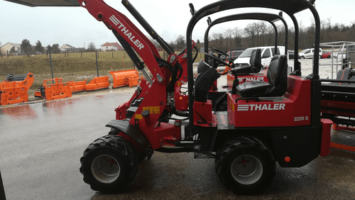 17 - Divers - Divers - Valet de ferme 2T petite largeur
