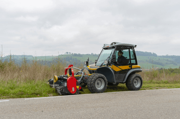 42 - Nettoyeur Haute Pression, Aspirateur, compresseurs, outils pneumatique - Entretien - Tracteur de pente porte outils TERRATRAC TT 