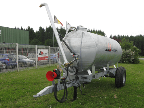 21 - Elevage - Matériel - Tonne à eau sur châssis AGRIMAT