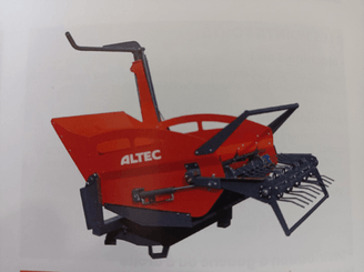 17 - Divers - Divers - Dérouleuse pailleuse portée