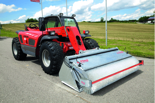 41 - Motoculture, Outillage Ferme et Jardin  - Outillage jardin et ferme - Balayeuses FLIEGL