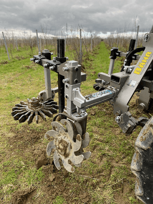 45 - Pièces d'usure et travail du sol - Divers - Cadre porte outils polyvalent pour vignes