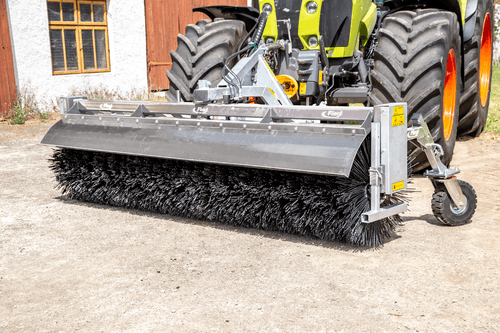 41 - Motoculture, Outillage Ferme et Jardin  - Outillage jardin et ferme - Balayeuses FLIEGL