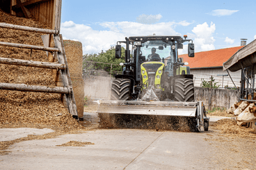 41 - Motoculture, Outillage Ferme et Jardin  - Outillage jardin et ferme - Balayeuses FLIEGL