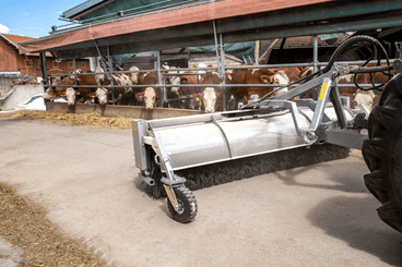 41 - Motoculture, Outillage Ferme et Jardin  - Outillage jardin et ferme - Balayeuses FLIEGL