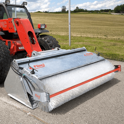 41 - Motoculture, Outillage Ferme et Jardin  - Outillage jardin et ferme - Balayeuses FLIEGL