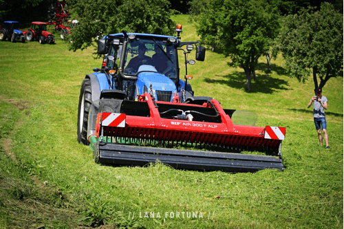 25 - Fenaison - Andaineurs - Andaineur AIR à tapis frontal