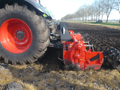 45 - Pièces d'usure et travail du sol - Divers - Fraise rotative à lames équerre AM-F