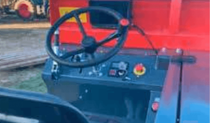 17 - Divers - Divers - Pailleuse automotrice